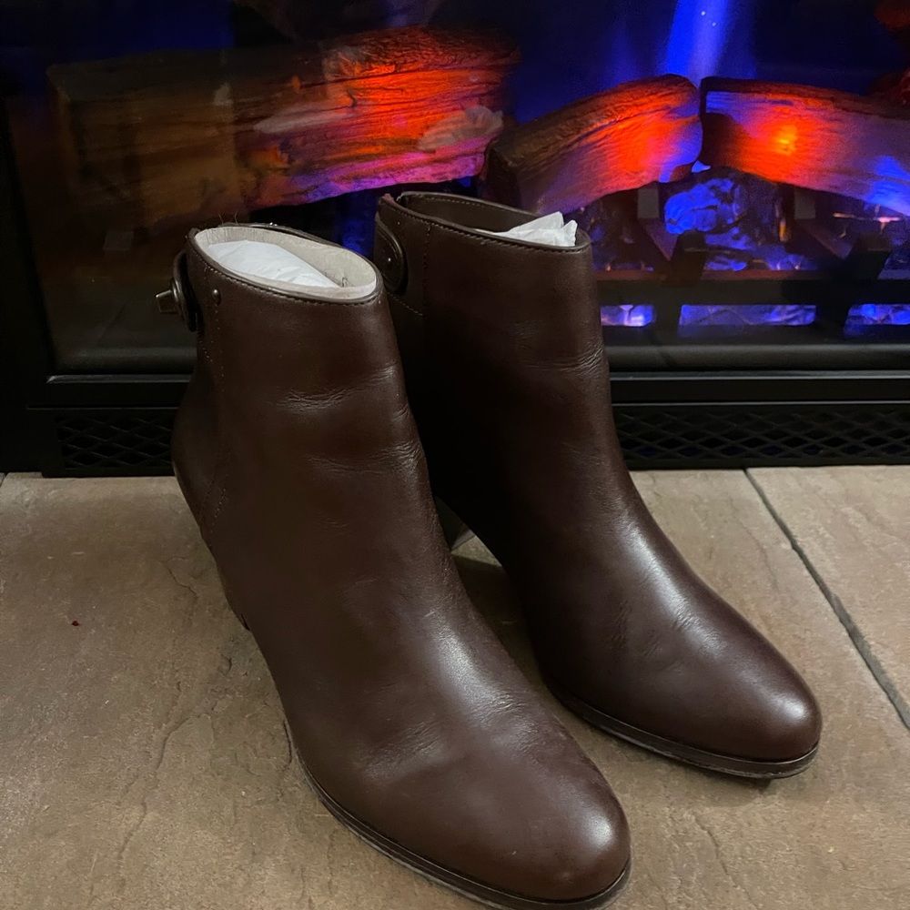 Coach Boots. Like new. Size 9